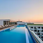 Exotic Sunrise View In Infinity Pool & * Năvodari