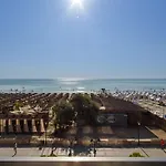 Exotic Sunrise View In Infinity Pool & Năvodari