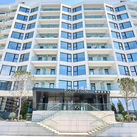 アパート Exotic Sunrise View - Infinity Pool & ナボダリ