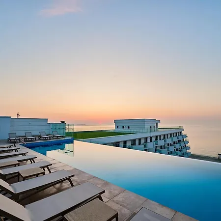 Exotic Sunrise View In Infinity Pool & Lejlighed