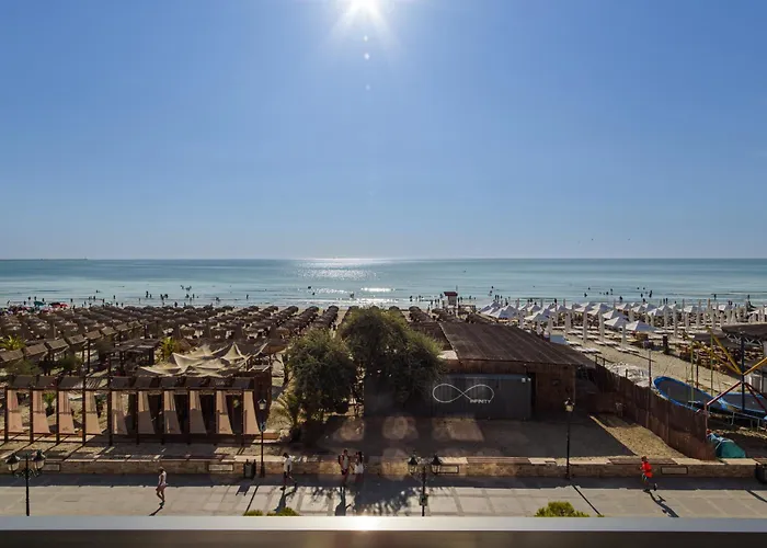 Exotic Sunrise View - Infinity Pool & Năvodari